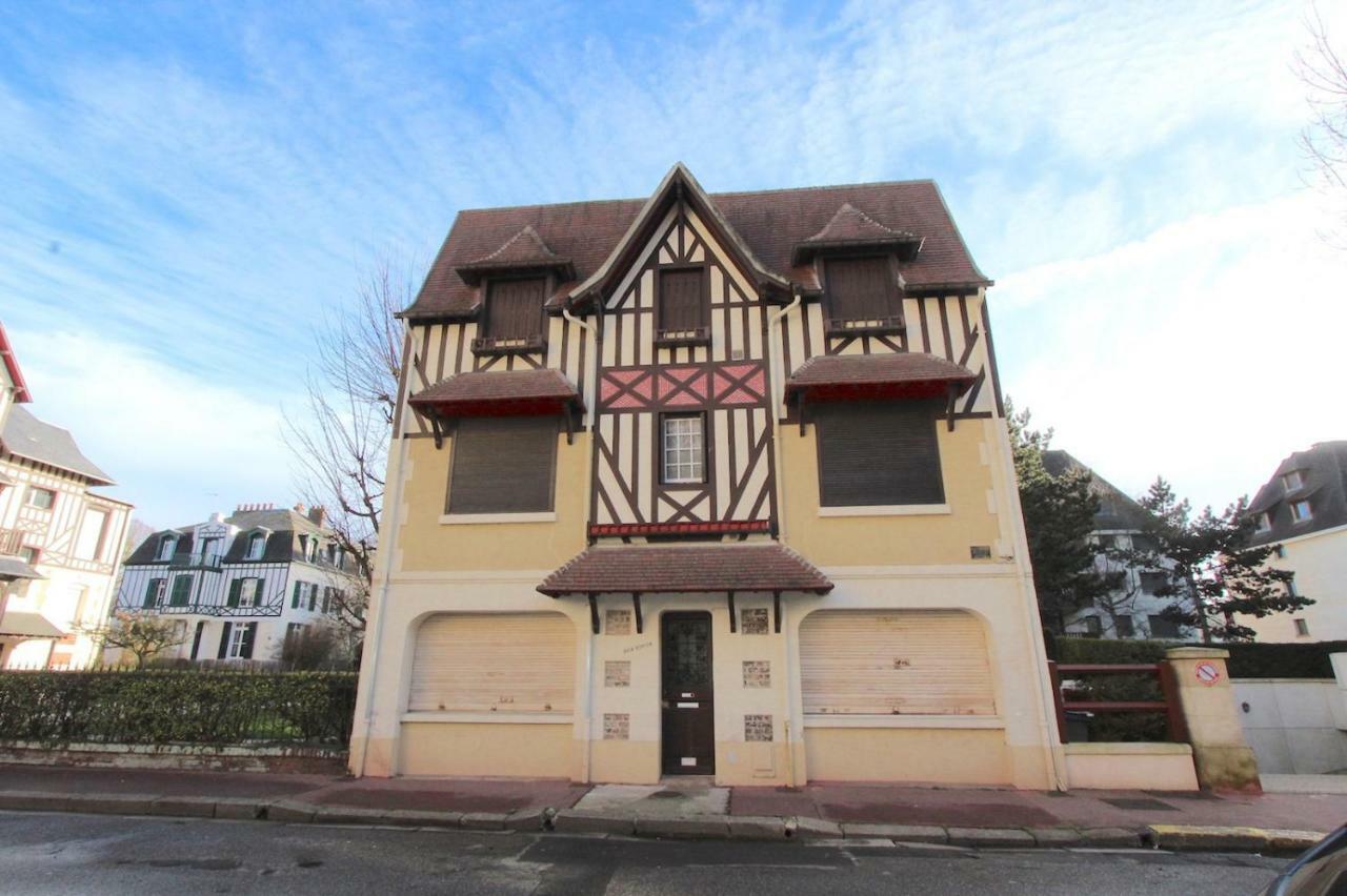 Le Royal Lägenhet Deauville Exteriör bild