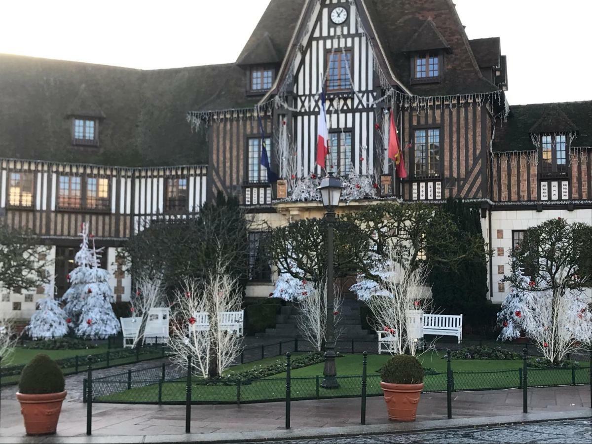 Le Royal Lägenhet Deauville Exteriör bild