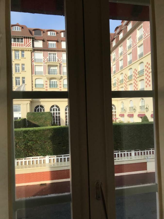 Le Royal Lägenhet Deauville Exteriör bild